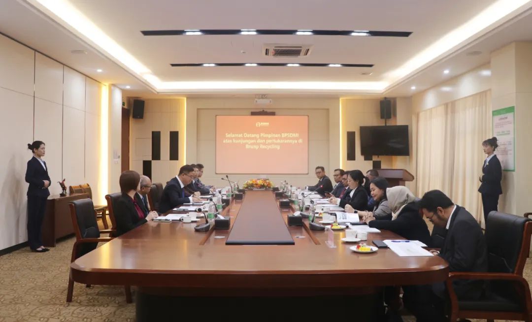 20231208-1-印尼工业部、莫罗瓦利金属工业理工学院、拉萨职业技术学院莅临EWC电竞官网循环互换接见.jpg